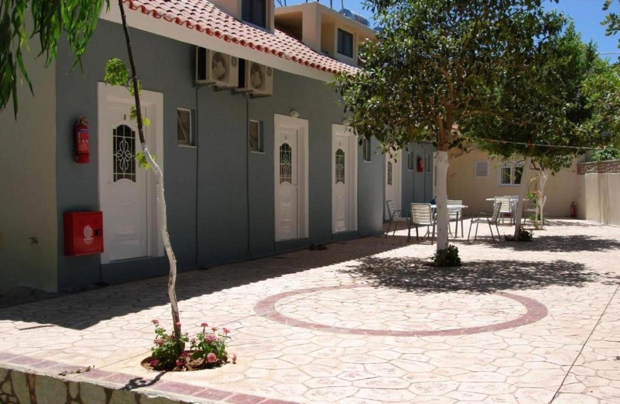 Pansion Koroni L'Antic Hotel Екстериор снимка